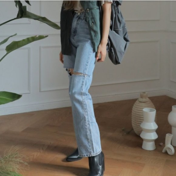 Stylenanda Denim - Stylenanda Ripped Thigh Straight Leg Jeans